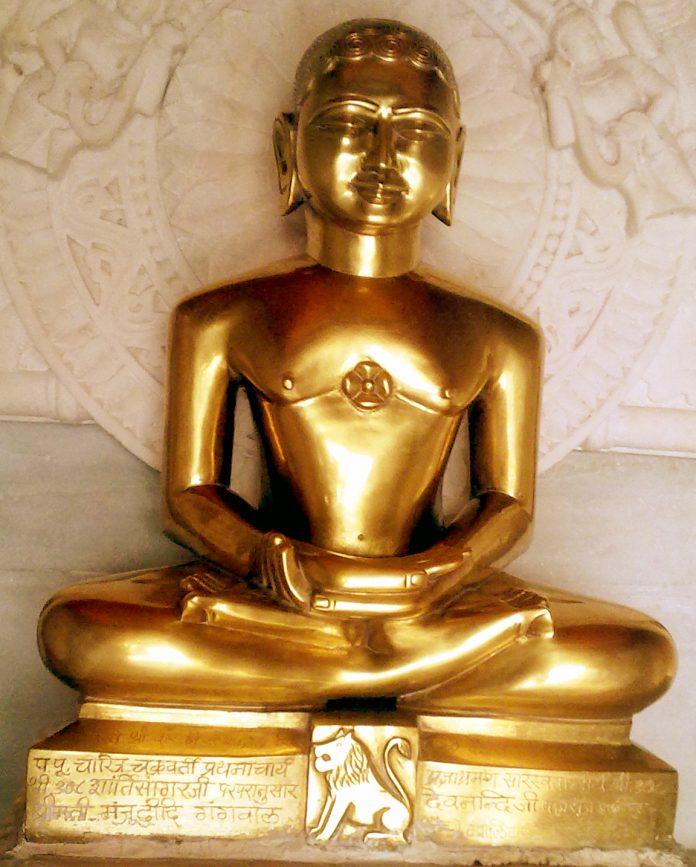 god-mahaveer-bhagwan-gold-statue